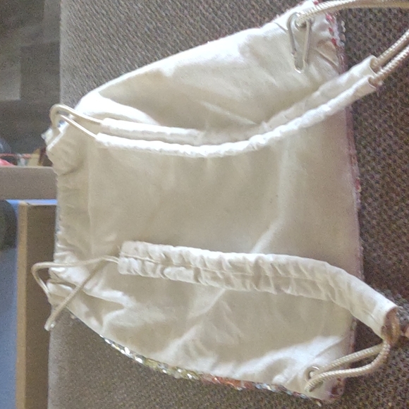 Girls sequined unicorn backpack - Picture 2 of 3